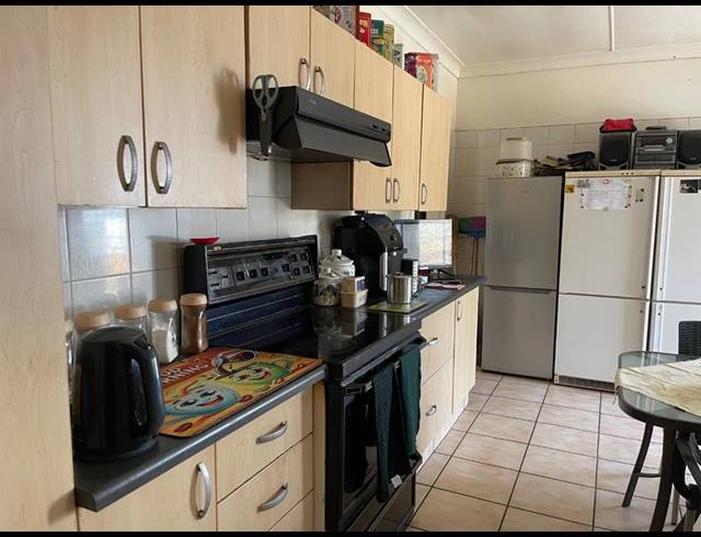 3 BEDROOM HOUSE FOR SALE IN VANDERBIJLPARK SW 1